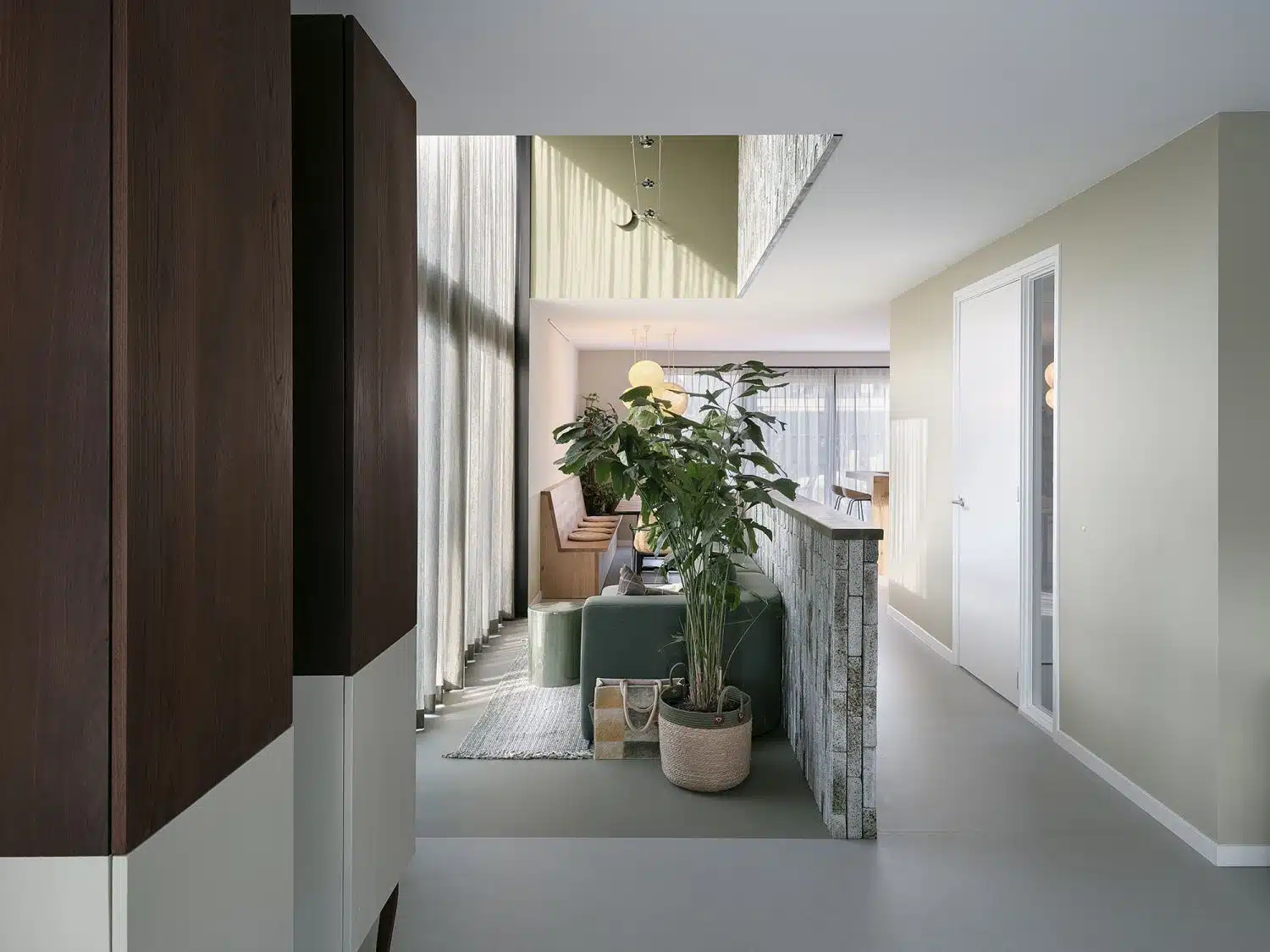 Totaalinterieur waarin woonkamer en keuken logisch samenkomen